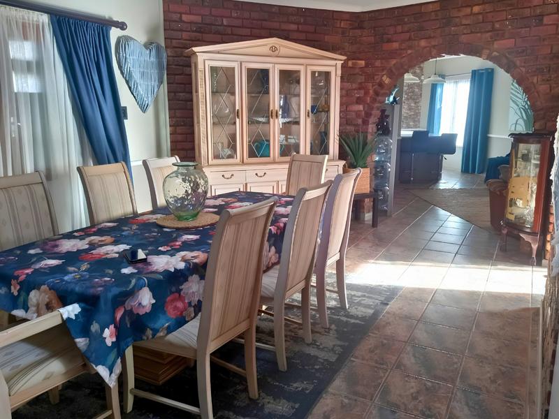 4 Bedroom Property for Sale in Heiderand Western Cape